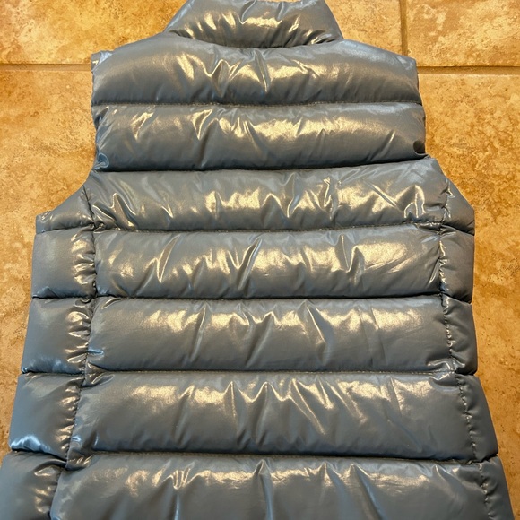 Monocler vest for a child boy or girl worn a few times for a ski trip - Picture 2 of 7